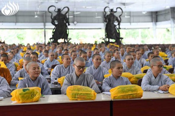 Tổng Kết Chương Trình  Cúng Dường Trường Hạ Học Viện Phật Giáo Việt Nam  (Cs Lê Minh Xuân) (C211)