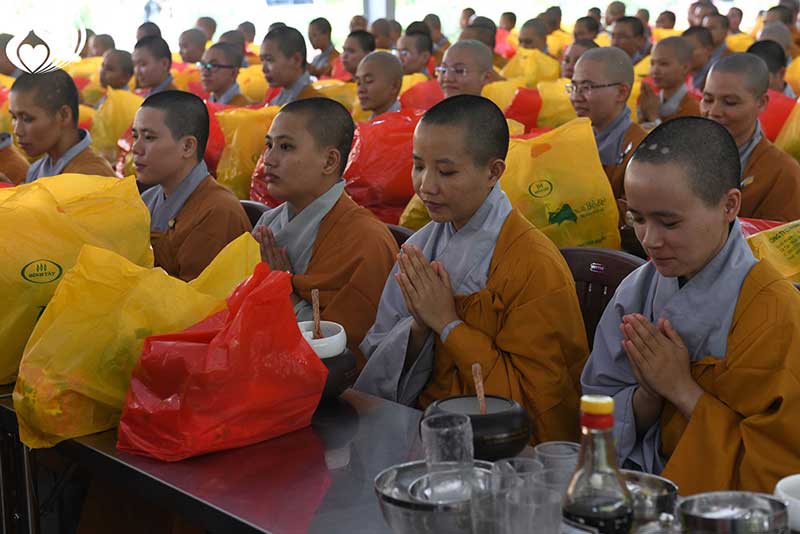 Tổng Kết Chương Trình  Cúng Dường Trường Hạ Học Viện Phật Giáo Việt Nam  (Cs Lê Minh Xuân) Lần 2 (C214)
