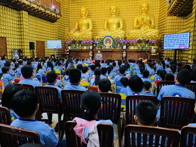 TP. HCM: Tổng Diễn Tập Lễ Rửa Chân Trong Khóa Tu Búp Sen Từ Bi Tại Chùa Giác Ngộ