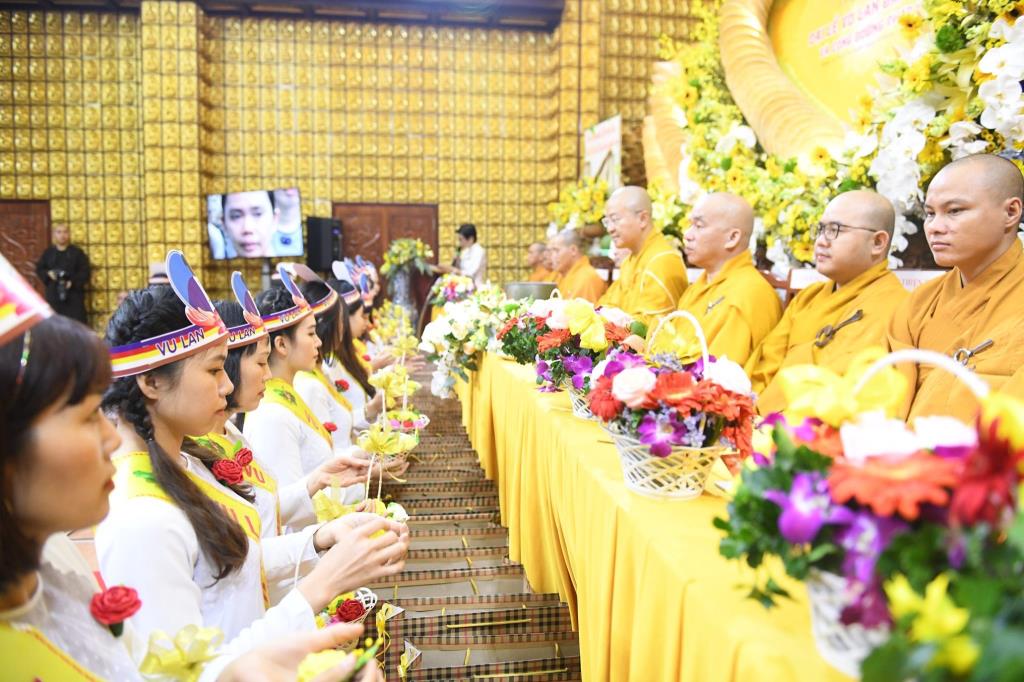Chùa Giác Ngộ: Trang Nghiêm Đại Lễ Vu-Lan Báo Hiếu – Cúng Dường Pháp Y PL. 2563, DL. 2019