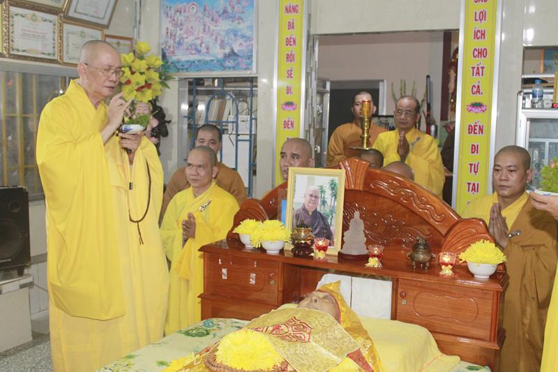 Đồng Tháp: Lễ nhập kim quan cố HT.Thích Thiện Năng