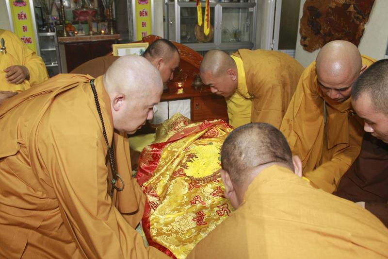 Đồng Tháp: Lễ nhập kim quan cố HT.Thích Thiện Năng