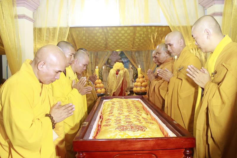 Đồng Tháp: Lễ nhập kim quan cố HT.Thích Thiện Năng