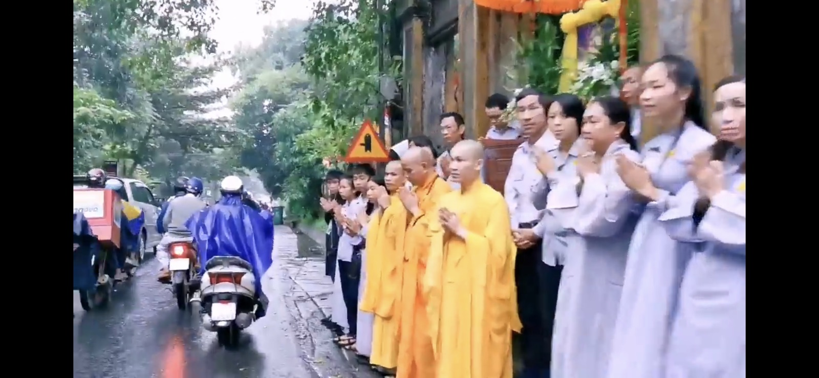 Bậc Đại Trí- Đầy Dung Dị