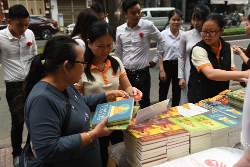 Tổng Kết Chương Trình Vu Lan Báo Hiếu Và Dâng Y Cúng Dường Trai Tăng Chùa Giác Ngộ (Pl.2563 - Dl. 2019) (C224)