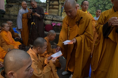 Tổng Kết Chương Trình  Cúng Dường Tăng Ni Du Học Và Từ Thiện Ấn Độ (C234)