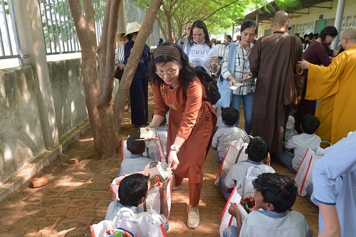 Tổng Kết Chương Trình  Cúng Dường Tăng Ni Du Học Và Từ Thiện Ấn Độ (C234)