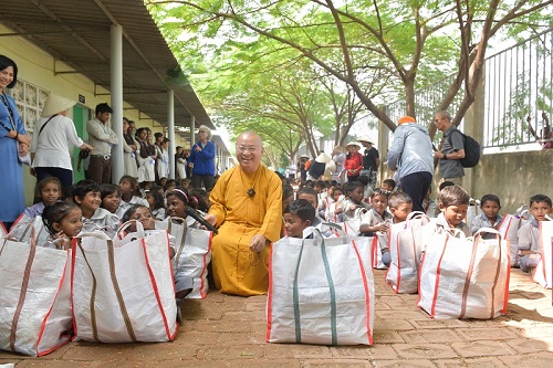 Tổng Kết Chương Trình  Cúng Dường Tăng Ni Du Học Và Từ Thiện Ấn Độ (C234)