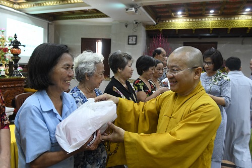 Tổng Kết Chương Trình Vu Lan Báo Hiếu Và Dâng Y Cúng Dường Trai Tăng Chùa Giác Ngộ (Pl.2563 - Dl. 2019) (C224)