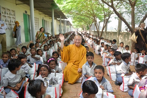 Tổng Kết Chương Trình  Cúng Dường Tăng Ni Du Học Và Từ Thiện Ấn Độ (C234)