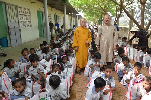 Tổng Kết Chương Trình  Cúng Dường Tăng Ni Du Học Và Từ Thiện Ấn Độ (C234)