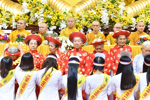 Tổng Kết Chương Trình Vu Lan Báo Hiếu Và Dâng Y Cúng Dường Trai Tăng Chùa Giác Ngộ (Pl.2563 - Dl. 2019) (C224)