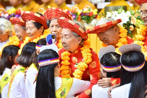 Tổng Kết Chương Trình Vu Lan Báo Hiếu Và Dâng Y Cúng Dường Trai Tăng Chùa Giác Ngộ (Pl.2563 - Dl. 2019) (C224)