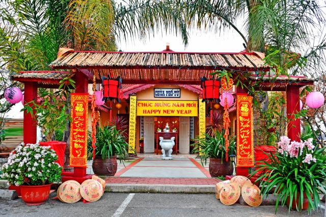 Tiếng Trống Lân &amp; Pháo Nổ Rộn Ràng Mừng Xuân Canh Tý  Tại Chùa Phổ Từ, Hayward, Hoa Kỳ