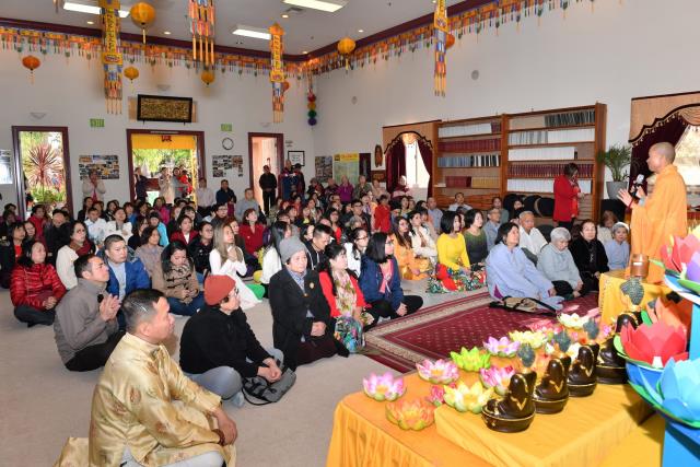 Tiếng Trống Lân &amp; Pháo Nổ Rộn Ràng Mừng Xuân Canh Tý  Tại Chùa Phổ Từ, Hayward, Hoa Kỳ