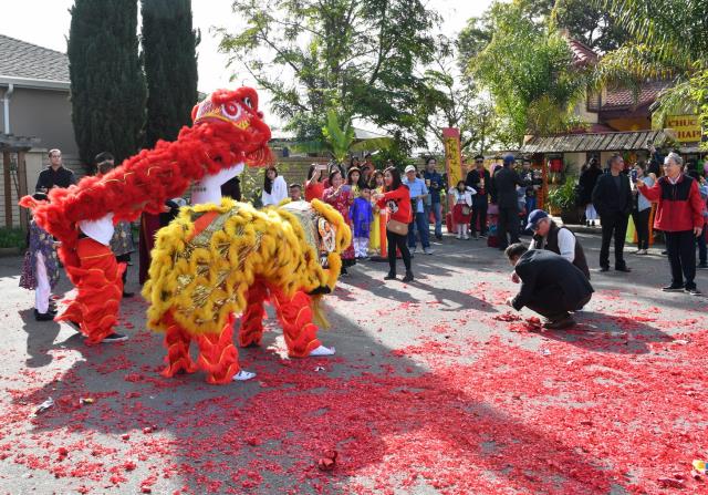 Tiếng Trống Lân &amp; Pháo Nổ Rộn Ràng Mừng Xuân Canh Tý  Tại Chùa Phổ Từ, Hayward, Hoa Kỳ