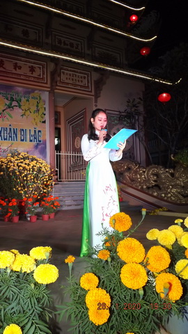 Văn nghệ mừng xuân ở chùa Đức Hòa