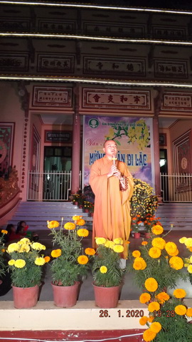 Văn nghệ mừng xuân ở chùa Đức Hòa
