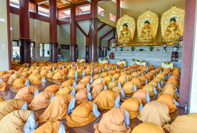 TP. HCM: Hơn 800 Tăng Ni sinh làm Lễ Tự tứ