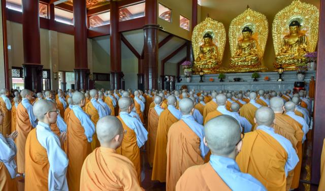 TP. HCM: Hơn 800 Tăng Ni sinh làm Lễ Tự tứ