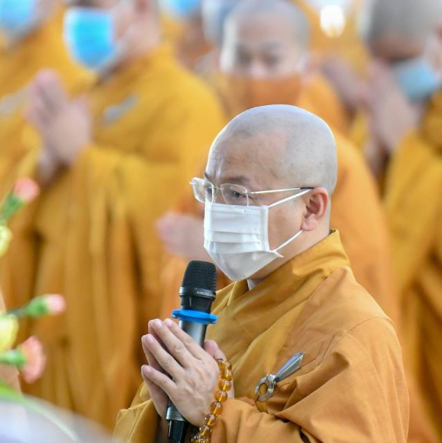 TP. HCM: Hơn 800 Tăng Ni sinh làm Lễ Tự tứ