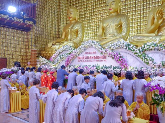 Cầu truyền hình trực tiếp “Vu-Lan 3 miền”: Đại lễ Vu-Lan tại chùa Giác Ngộ