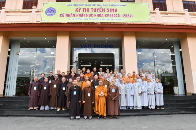 HT. Thích Tịnh Hạnh và HT. Thích Thiện Tánh thăm hội đồng thi