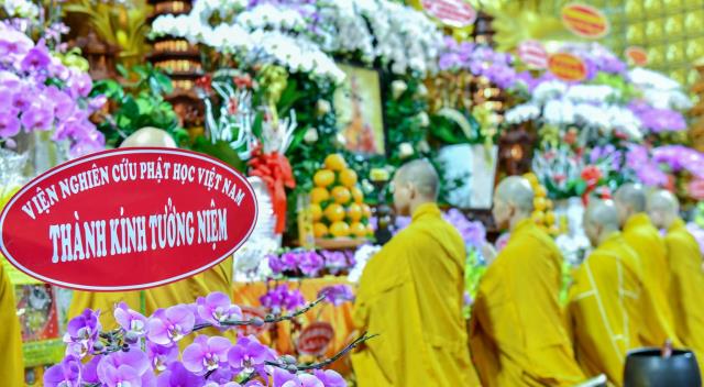 Chùm ảnh: Tụng Kinh và ngồi thiền sáng 17/09/2020