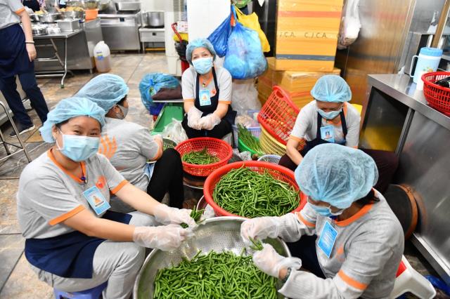 Chùm ảnh: Hành giả chấp tác trong ngày đầu tiên khóa tu &quot;Xuất gia gieo duyên&quot;