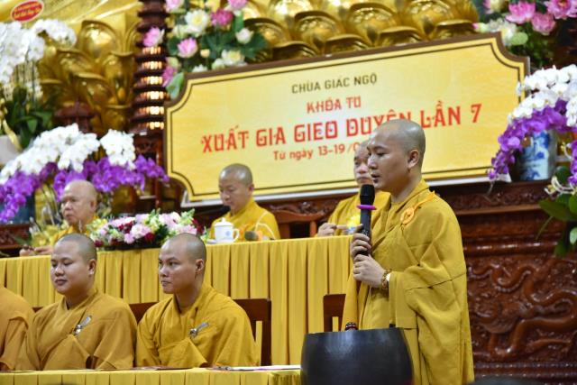 Xúc động giây phút cạo tóc cho gần 100 hành giả trong lễ khai mạc khóa tu &quot;Xuất gia gieo duyên&quot; lần 7 tại chùa Giác Ngộ