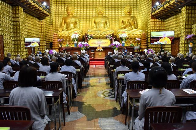 &quot;Vào nhà Như Lai, mặc y Như Lai, ngồi tòa Như Lai&quot; -  bài pháp thoại của ĐĐ. Thích Quảng Tịnh