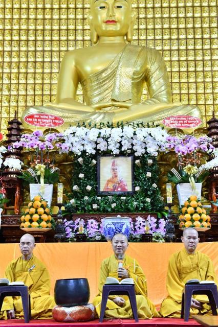 Chùm ảnh: Buổi công phu sáng và ngồi thiền ngày 16/09/2020