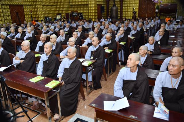 &quot;Vào nhà Như Lai, mặc y Như Lai, ngồi tòa Như Lai&quot; -  bài pháp thoại của ĐĐ. Thích Quảng Tịnh
