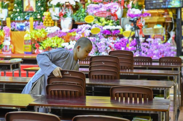 Chùm ảnh: Ăn trong chánh niệm và chấp tác ngày 18/09/2020