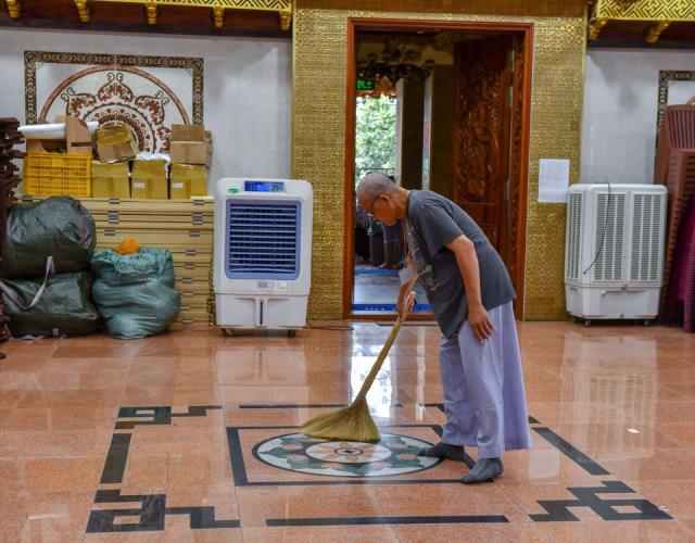 Chùm ảnh: Ăn trong chánh niệm và chấp tác ngày 18/09/2020