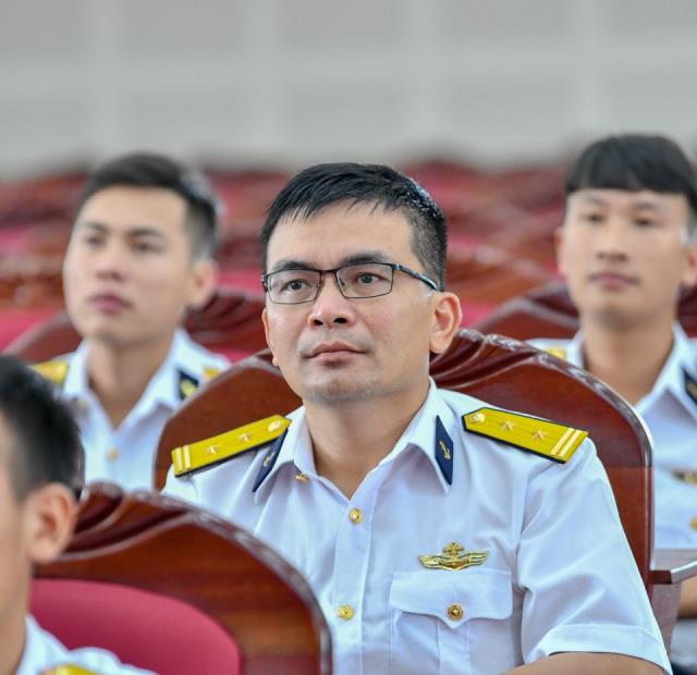 TT. Nhật Từ thăm cán bộ Bộ Tư lệnh Vùng 2 Hải quân
