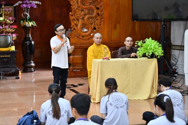 Khi người trẻ tham dự khóa tu