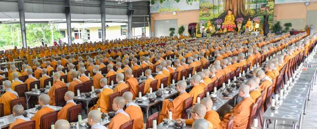 ĂN CƠM TRONG CHÁNH NIỆM TRONG NGÀY MÃN HẠ TẠI HVPGVN TP. HCM (CƠ SỞ II)