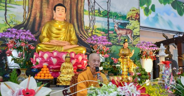 ĂN CƠM TRONG CHÁNH NIỆM TRONG NGÀY MÃN HẠ TẠI HVPGVN TP. HCM (CƠ SỞ II)