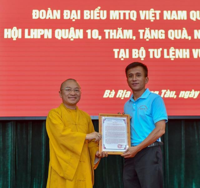 TT. Nhật Từ thăm cán bộ Bộ Tư lệnh Vùng 2 Hải quân