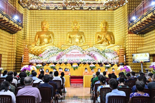 Vu Lan Ấm Áp: Quỹ ĐPNN Trao Tặng 300 Phần Quà Cho Người Có Hoàn Cảnh Khó Khăn