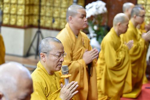 Quỹ Đạo Phật Ngày Nay Cúng Dường Trai Tăng Mùa An Cư Kiết Hạ Tại Chùa Giác Ngộ