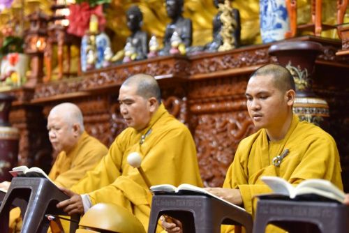 Quỹ Đạo Phật Ngày Nay Cúng Dường Trai Tăng Mùa An Cư Kiết Hạ Tại Chùa Giác Ngộ