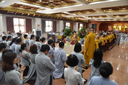 Quỹ Đạo Phật Ngày Nay Cúng Dường Trai Tăng Mùa An Cư Kiết Hạ Tại Chùa Giác Ngộ