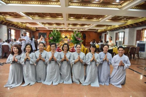 Quỹ Đạo Phật Ngày Nay Cúng Dường Trai Tăng Mùa An Cư Kiết Hạ Tại Chùa Giác Ngộ