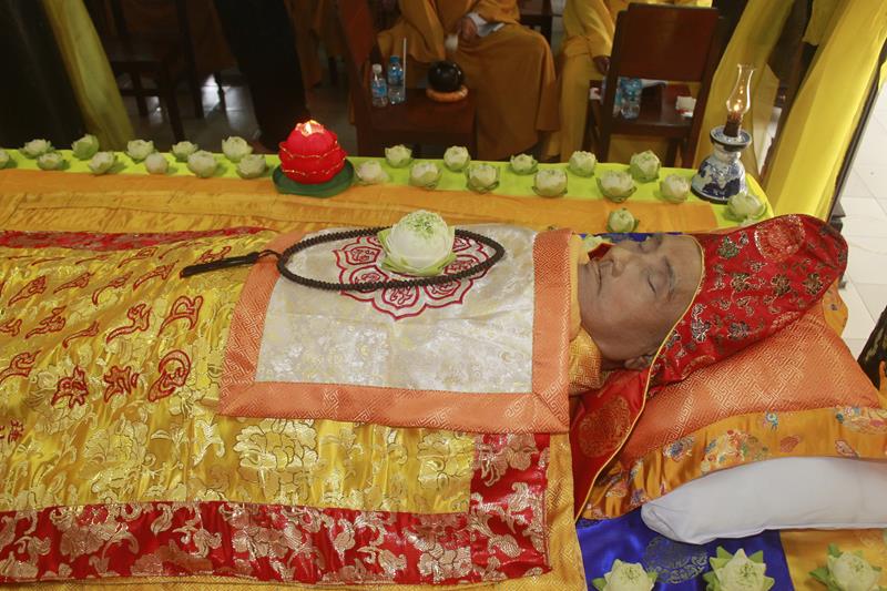Đồng Tháp: Trang nghiêm lễ nhập kim quan Đại lão Hòa thượng Thích Thiện Huệ