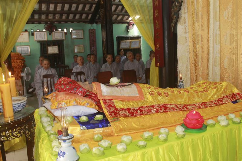 Đồng Tháp: Trang nghiêm lễ nhập kim quan Đại lão Hòa thượng Thích Thiện Huệ