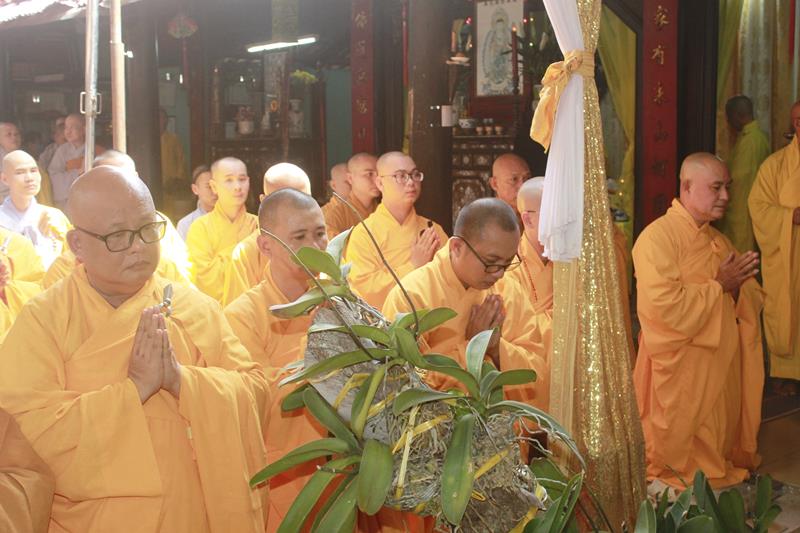 Đồng Tháp: Trang nghiêm lễ nhập kim quan Đại lão Hòa thượng Thích Thiện Huệ