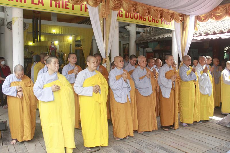 Đồng Tháp: Trang nghiêm lễ nhập kim quan Đại lão Hòa thượng Thích Thiện Huệ