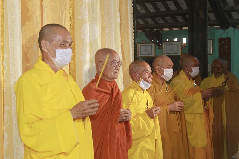 Đồng Tháp: Trang nghiêm lễ nhập kim quan Đại lão Hòa thượng Thích Thiện Huệ